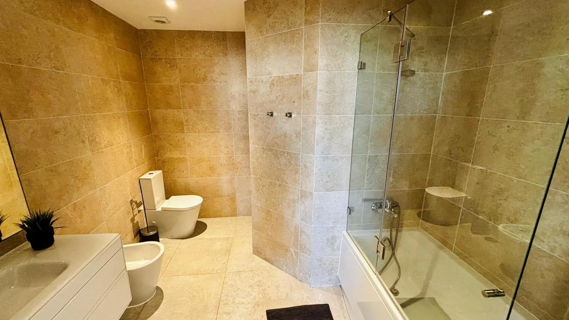 Mary Pink - No Rc B - Magnificient One-Bedroom Apartment Lisbon 0*,  Portugal